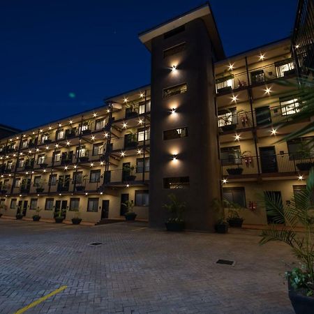 Speke Apartments Kitante Kampala Esterno foto