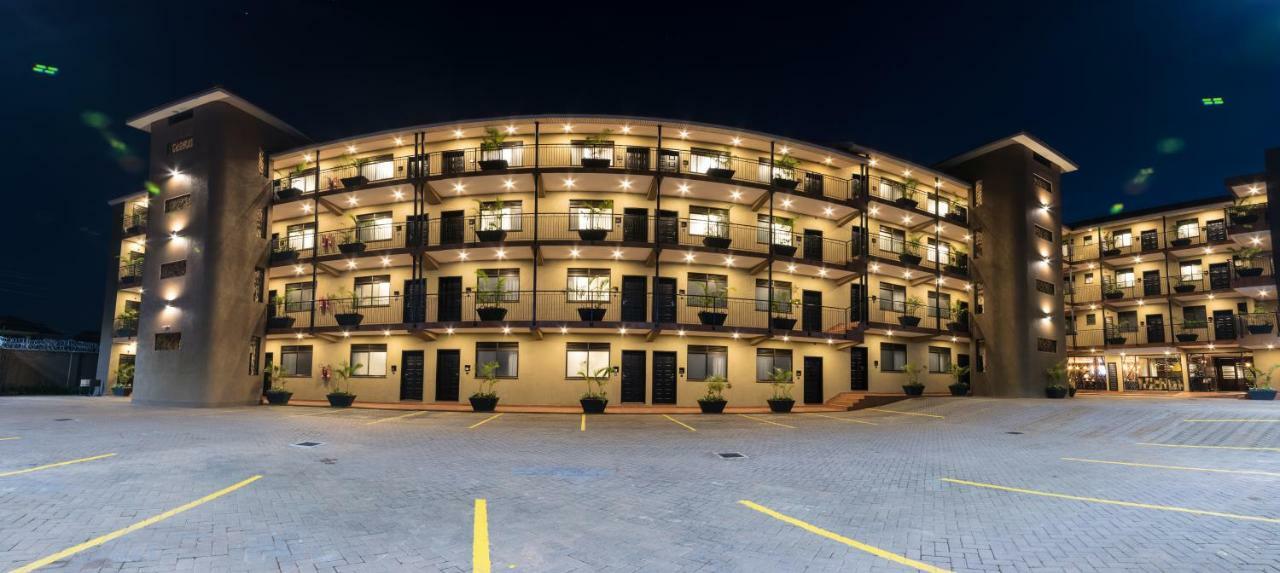Speke Apartments Kitante Kampala Esterno foto