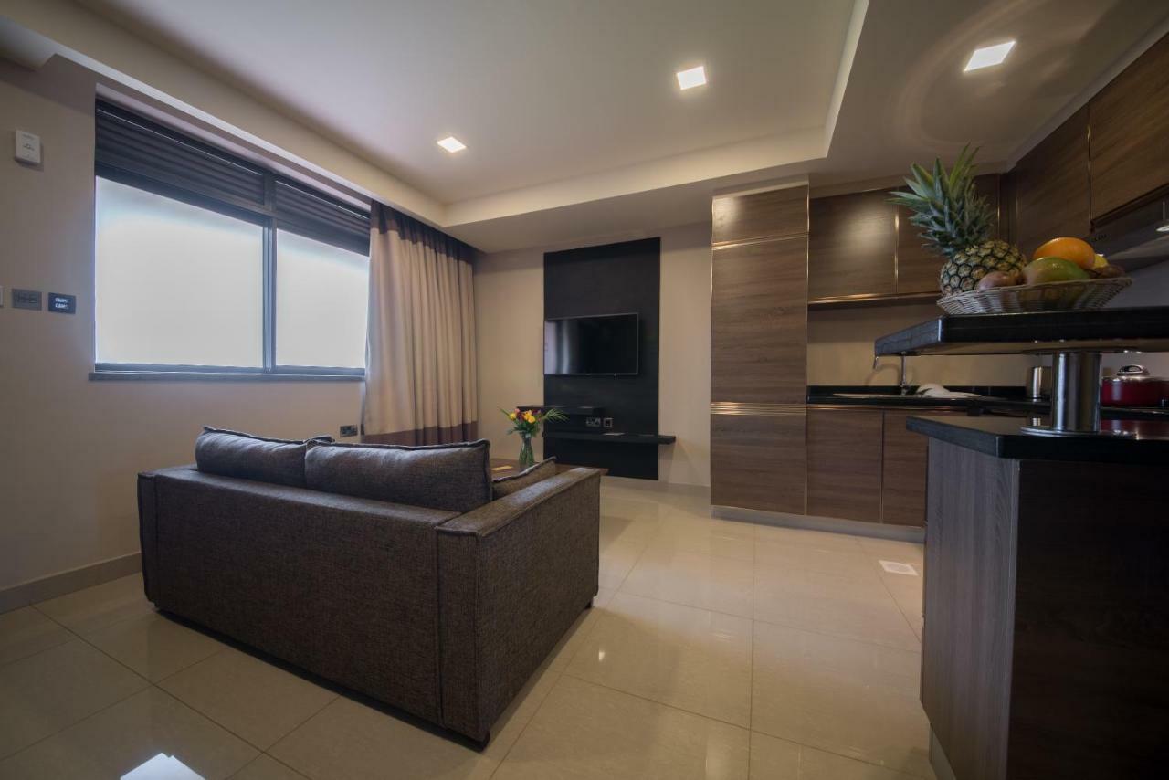 Speke Apartments Kitante Kampala Esterno foto
